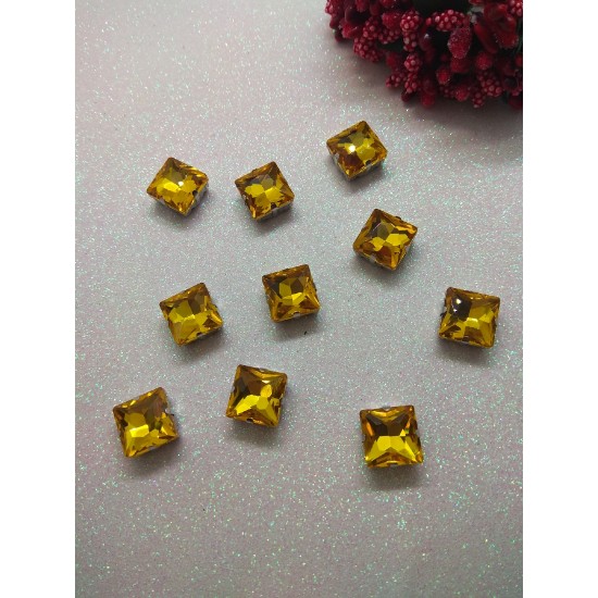 Стразы в цапах "Квадрат" цв. желтый, цена за 1 шт